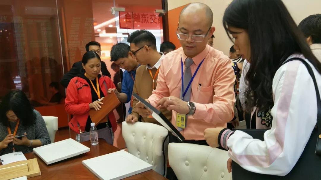 偉業(yè)鋁家具 | 2018廣東偉業(yè)集團第26屆戰略合作財富峰會(huì )隆重舉行